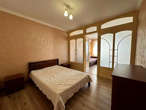 квартира по адресу Ревуцкого ул., 9