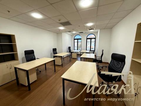 коммерческая по адресу Большая Васильковская ул. (Красноармейская), 12