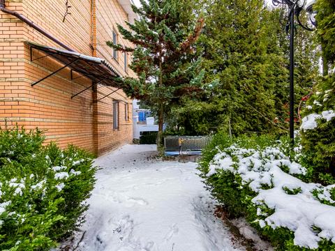 коммерческая по адресу Ожинова, 2