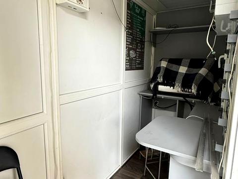 комерційна за адресою Замкова вул., 15