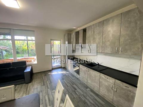 будинок за адресою с. Зазим'я, Вишнева вул.