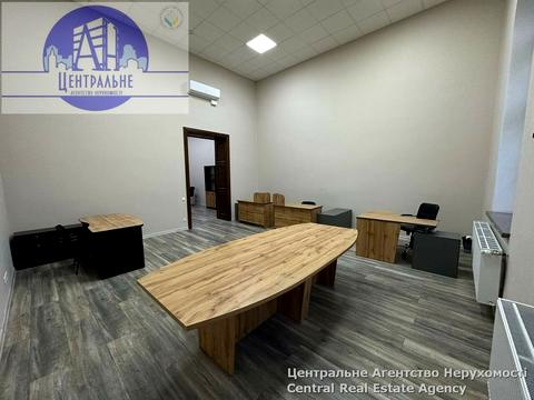 комерційна за адресою Івана Франка вул., 1
