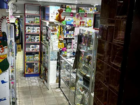 комерційна за адресою Крошенська вул., 8