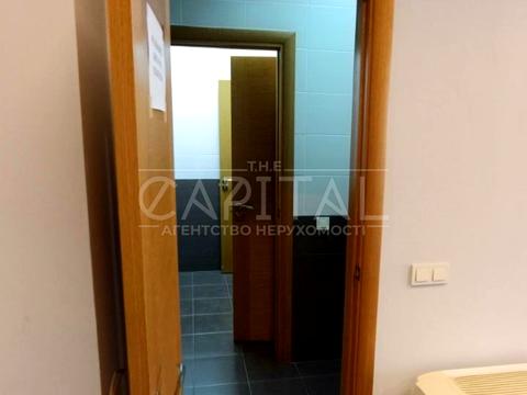 комерційна за адресою Антоновича вул. (Горького), 33В