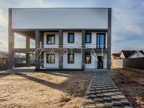 будинок за адресою Небесної Сотні вул. (Паризької Комуни)