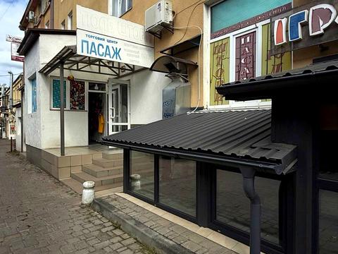 комерційна за адресою Тичини вул., 1