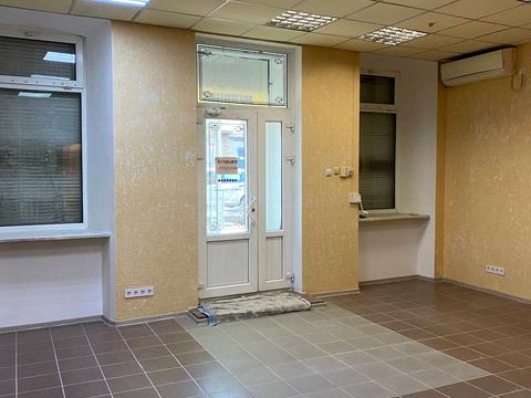 комерційна за адресою Торгова вул., 40