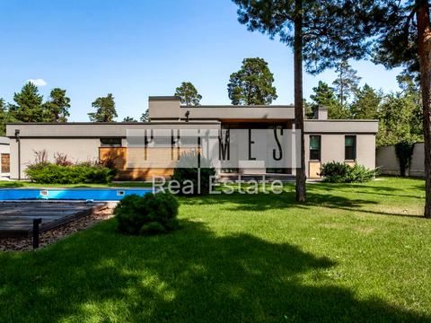 будинок за адресою Вишнева вул.