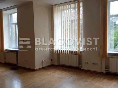 комерційна за адресою Інститутська вул., 24/7