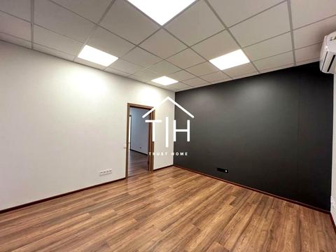 комерційна за адресою Костянтинівська вул., 75