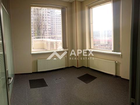 комерційна за адресою Жилянська вул., 75