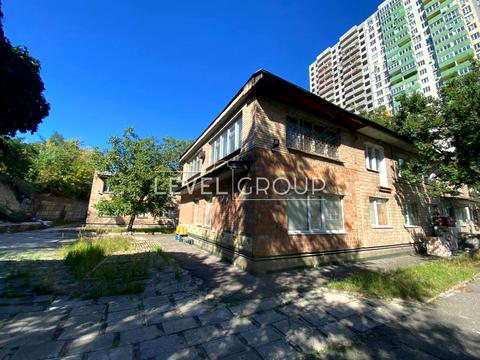 комерційна за адресою Лобачевського пров., 2