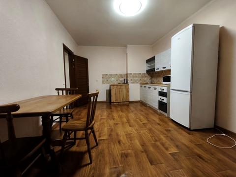 квартира за адресою Миколи Вінграновського вул., 2