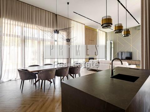 будинок за адресою Вишнева вул.