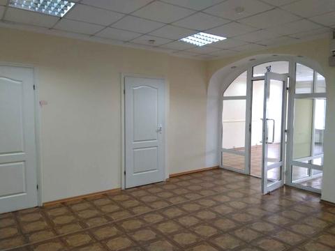 комерційна за адресою Лариси Руденко вул., 6-А