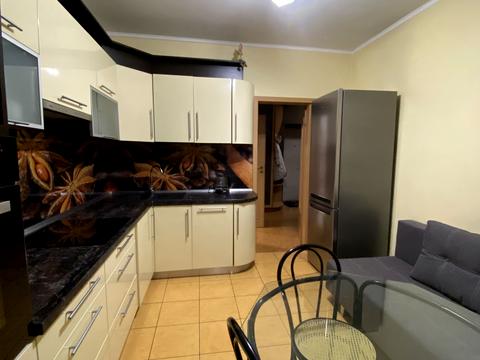 квартира за адресою Анни Ахматової вул., 33