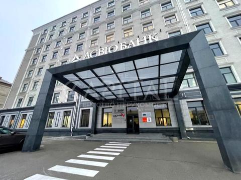 комерційна за адресою Миколи Міхновського бульв. (Дружби Народів), 19