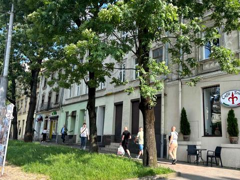 комерційна за адресою Львів, Князя Ярослава Осмомисла пл., 10