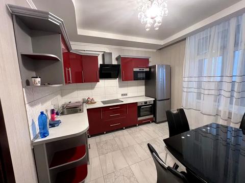 квартира за адресою Авіаконструктора Ігоря Сікорського вул. (Танкова), 4-В