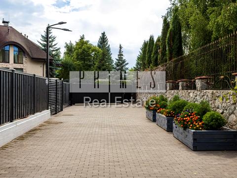 будинок за адресою Берегова вул., 12