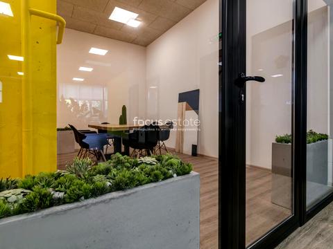 комерційна за адресою Борщагівська вул., 154