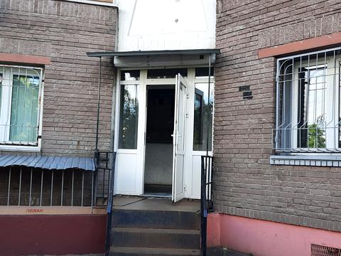 комерційна за адресою Драгоманова вул., 1Е