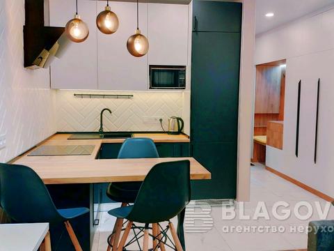 квартира за адресою Дніпровська набережна вул., 18-А