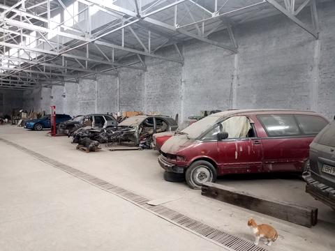 комерційна за адресою Косвена вул., 10