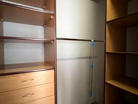 квартира за адресою Толстого Льва пл., 4