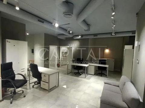 комерційна за адресою Жилянська вул., 118