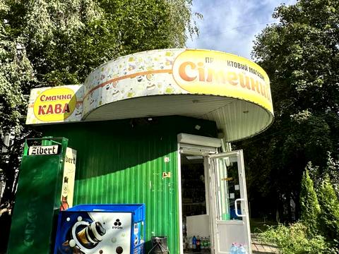 комерційна за адресою Степана Бандери вул., 22