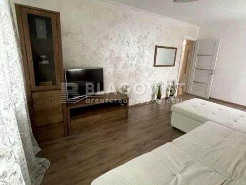 квартира по адресу Любомира Гузара просп. (Космонавта Комарова), 24