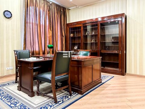 комерційна за адресою Космічна вул., 4/11