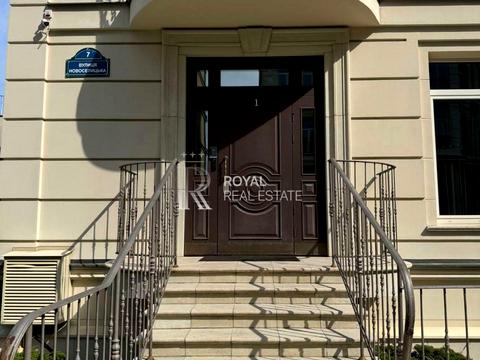 комерційна за адресою Новоселицька вул., 7