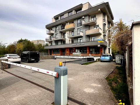 комерційна за адресою Глинянський Тракт вул., 141