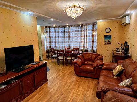 квартира за адресою Вавилових вул., 15-А