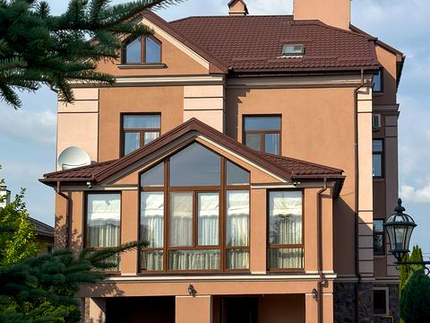 дом по адресу бічна Івана Франка