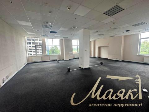 комерційна за адресою Фізкультури вул., 30в