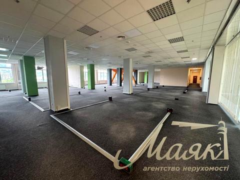 комерційна за адресою Фізкультури вул., 30в