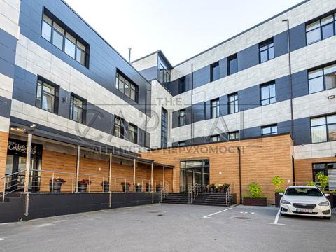 комерційна за адресою Михайла Максимовича вул. (Онуфрія Трутенка), 8