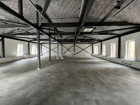 комерційна за адресою Івана Франка вул., 2б