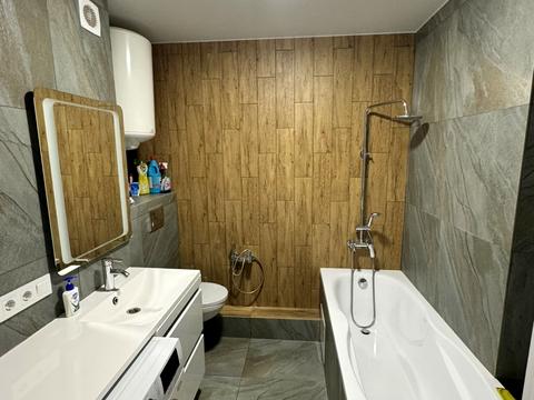 квартира за адресою Академіка Глушкова просп., 123
