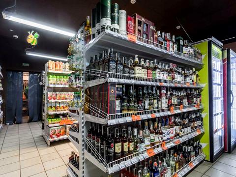 комерційна за адресою Володимирська вул., 73