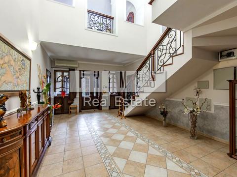 будинок за адресою Молодіжна вул. (леніна)