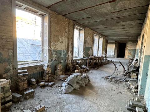 комерційна за адресою Саксаганського вул., 133-Б