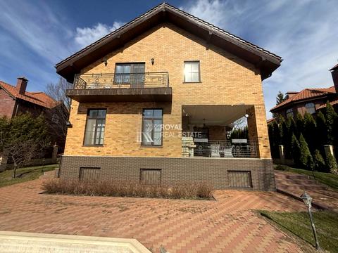 будинок за адресою с. Лісники, квіткова