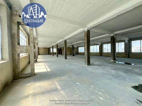 комерційна за адресою Комунальників вул., 2