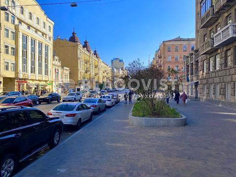 комерційна за адресою Богдана Хмельницького вул., 48