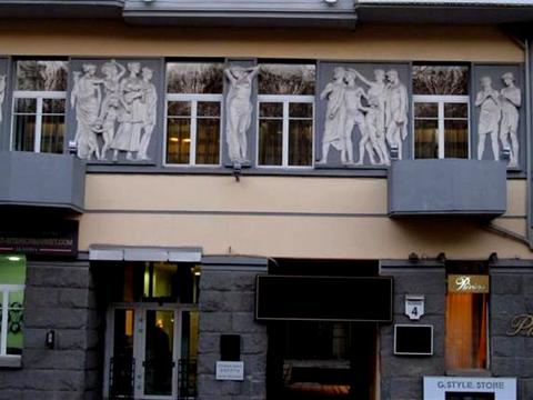 коммерческая по адресу Музейний пер., 4