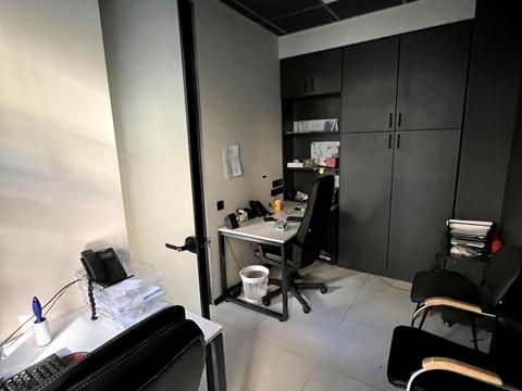 комерційна за адресою Набережно-Хрещатицька вул., 35В